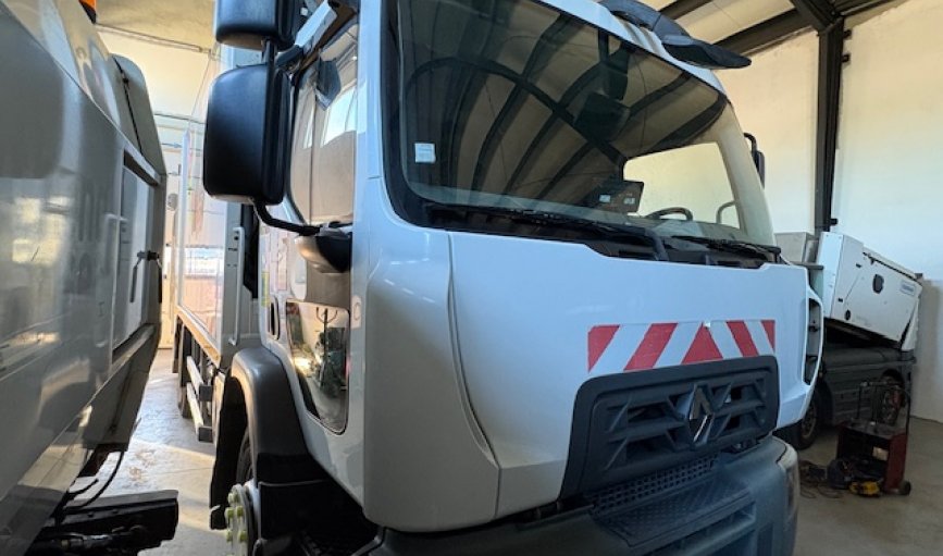 Vehicle Detail Slide Image