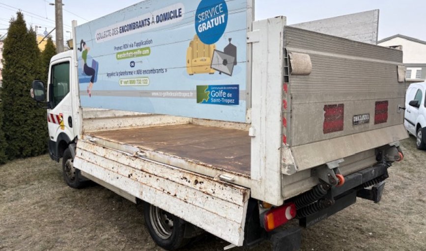 Vehicle Detail Slide Image