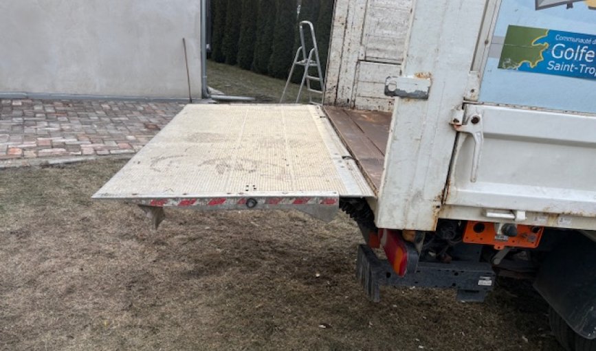 Vehicle Detail Slide Image