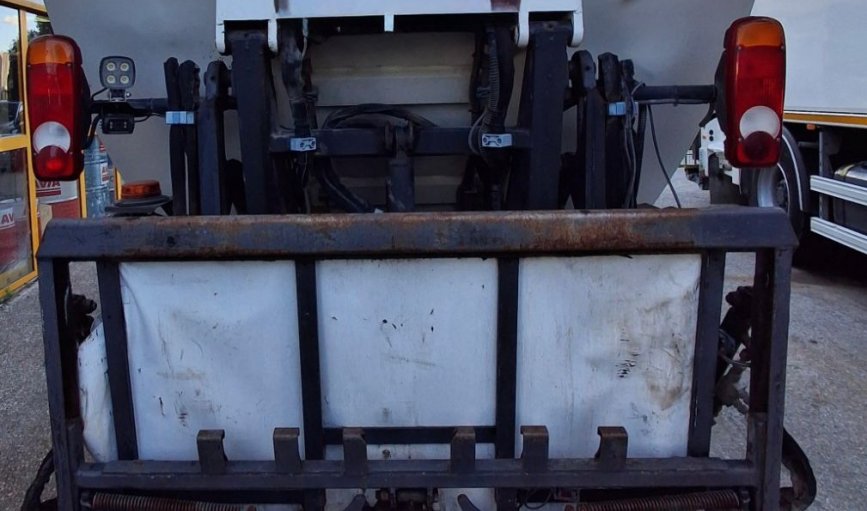 Vehicle Detail Slide Image